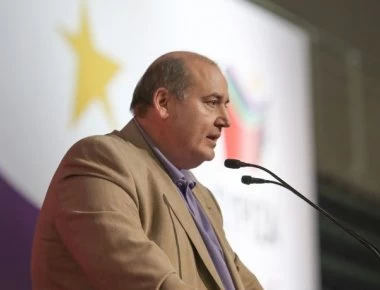 Επιμένει ο Φίλης: «Το σύνθημα 